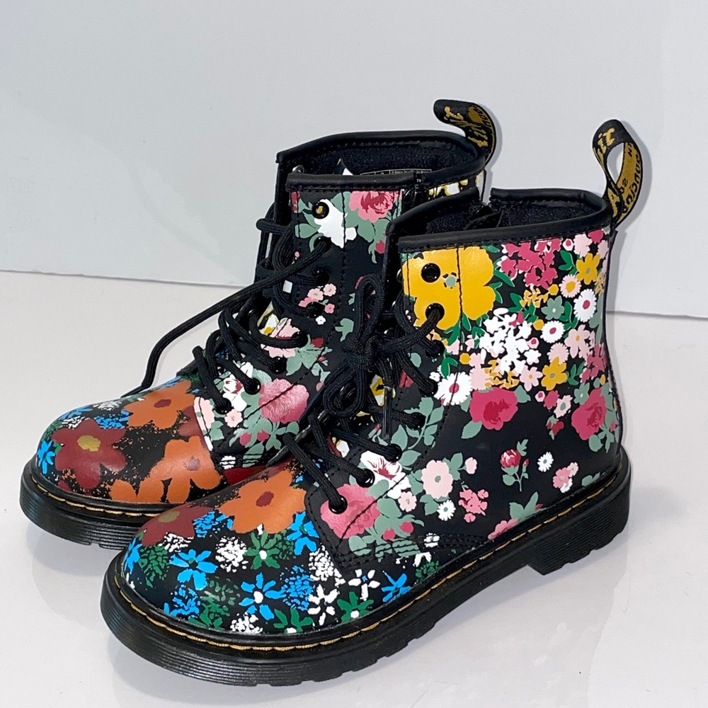 Size UK 2 US 3 girls Air wair doc martens boots with Andy Warhol flowers